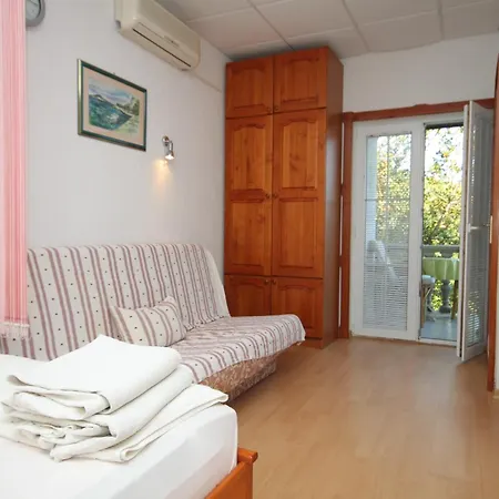 Apartment With A Parking Space Preko, Ugljan - 8224 *