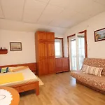 Appartement With Parking Space Preko, Ugljan - 8224