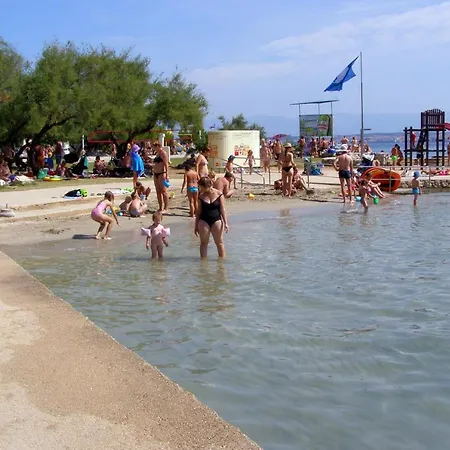 Appartement With Parking Space Preko, Ugljan - 8224