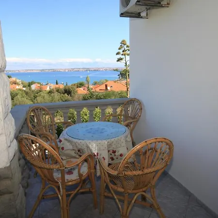 With Parking Space Preko, Ugljan - 8224 * بريكو