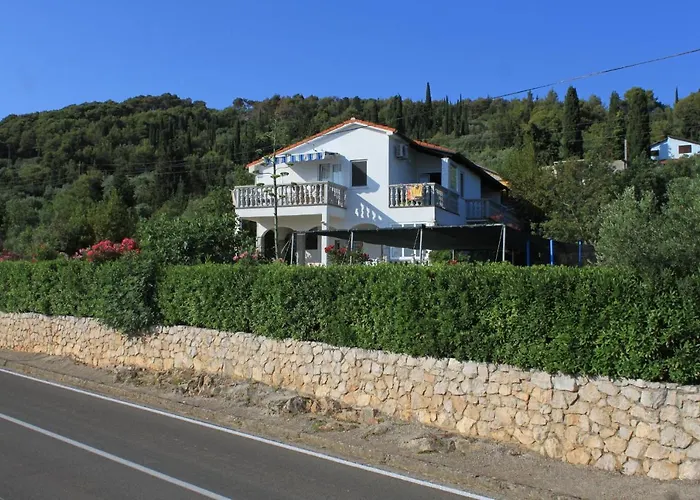 With Parking Space Preko, Ugljan - 8224