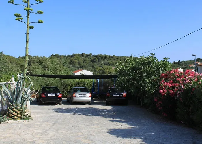 With Parking Space Preko, Ugljan - 8224 بريكو