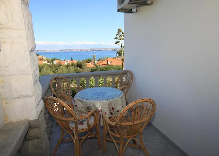 With Parking Space Preko, Ugljan - 8224 * بريكو