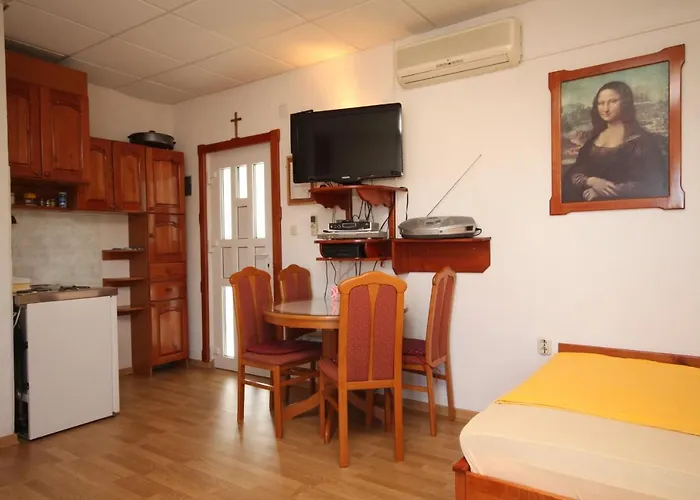 شقة With Parking Space Preko, Ugljan - 8224