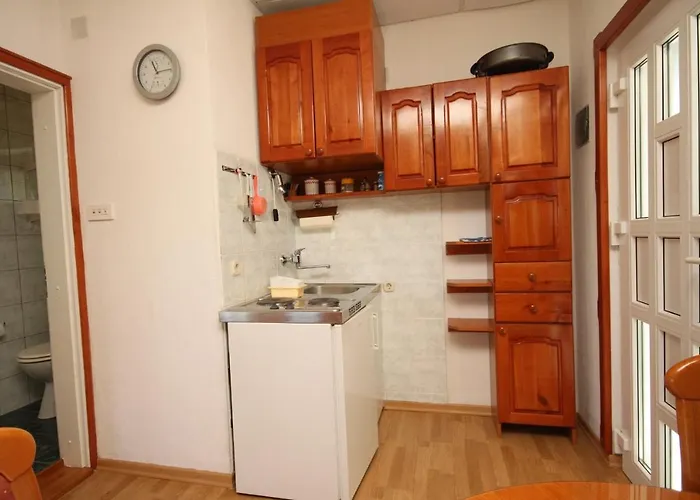 With Parking Space Preko, Ugljan - 8224